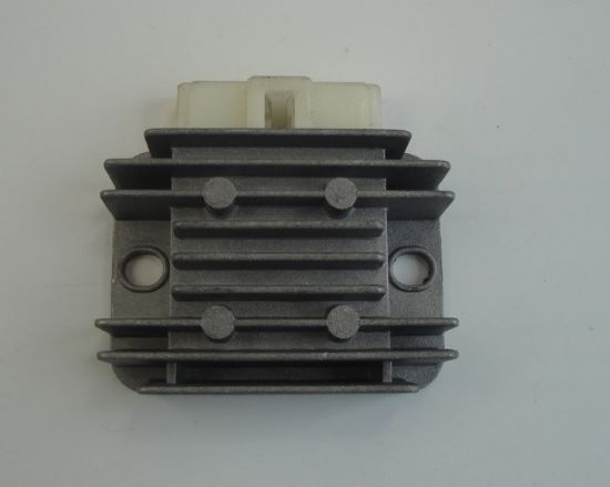 Picture of Spanningsregelaar 12 Volt GY6 Blok plat