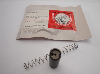 Picture of Valve gas Honda C50 12mm genuine 